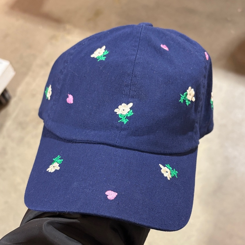 Hat - Picture 1 of 2